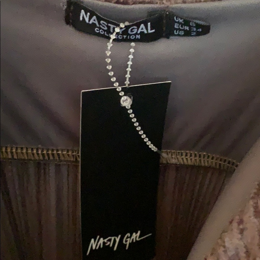 Dress - Picture 5 of 5